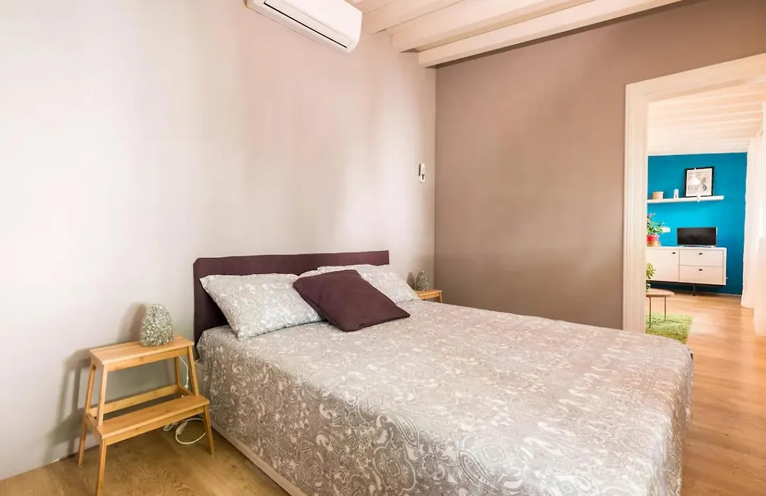 Boutique Apartment With Private Rooms And Garden Oasis-1